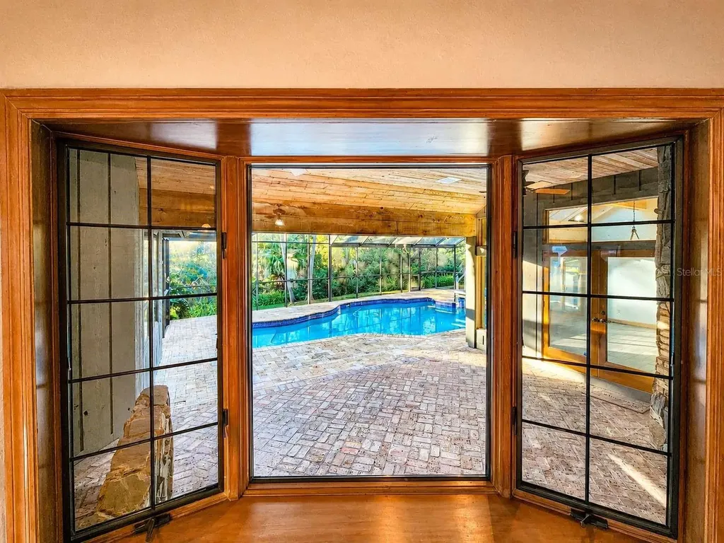3522 Shoreline Circle Palm Harbor FL 34684