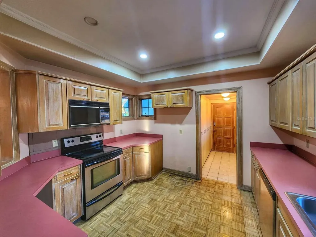 3522 Shoreline Circle Palm Harbor FL 34684