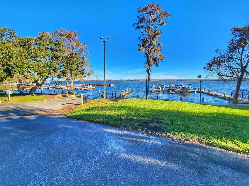 3522 Shoreline Circle Palm Harbor FL 34684