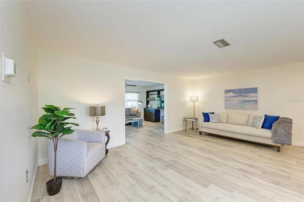 3368 Sheffield Circle Sarasota FL 34239