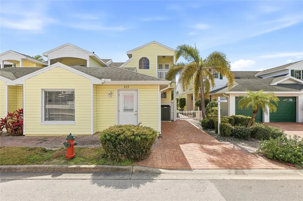 427-429 Grant Street Dunedin FL 34698