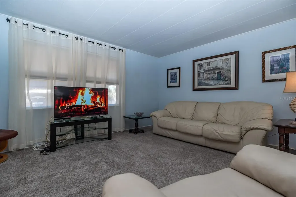 7880 54th Avenue N St Petersburg FL 33709