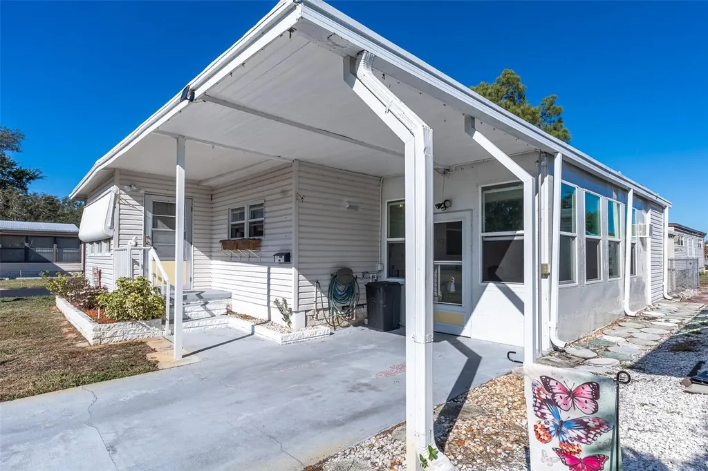 7880 54th Avenue N St Petersburg FL 33709