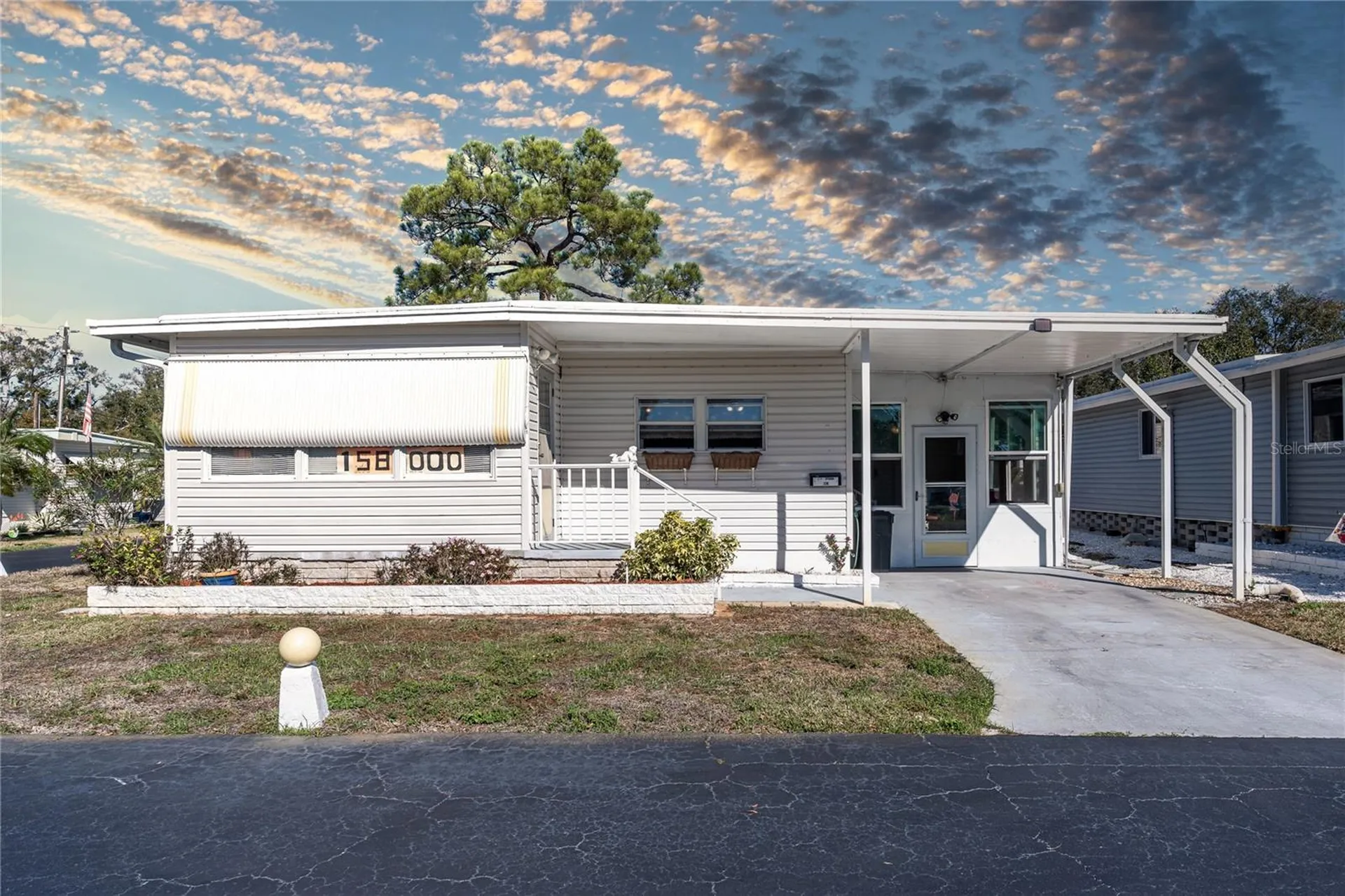 7880 54th Avenue N St Petersburg FL 33709