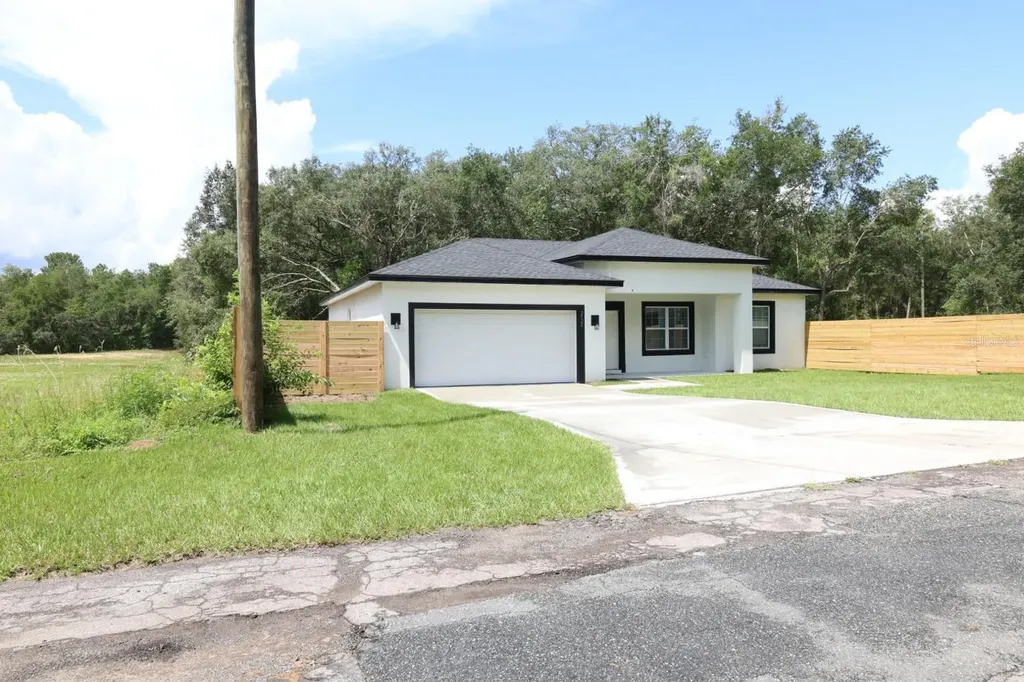 2522 W Castle Road Dunnellon FL 34434