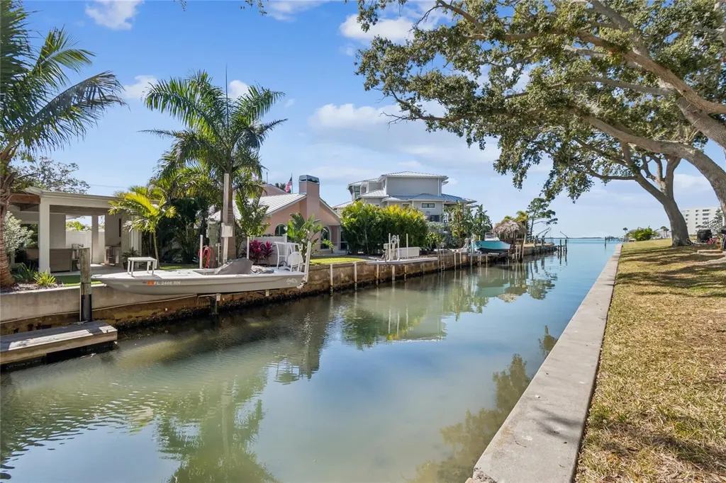 433 S Paula Drive Dunedin FL 34698