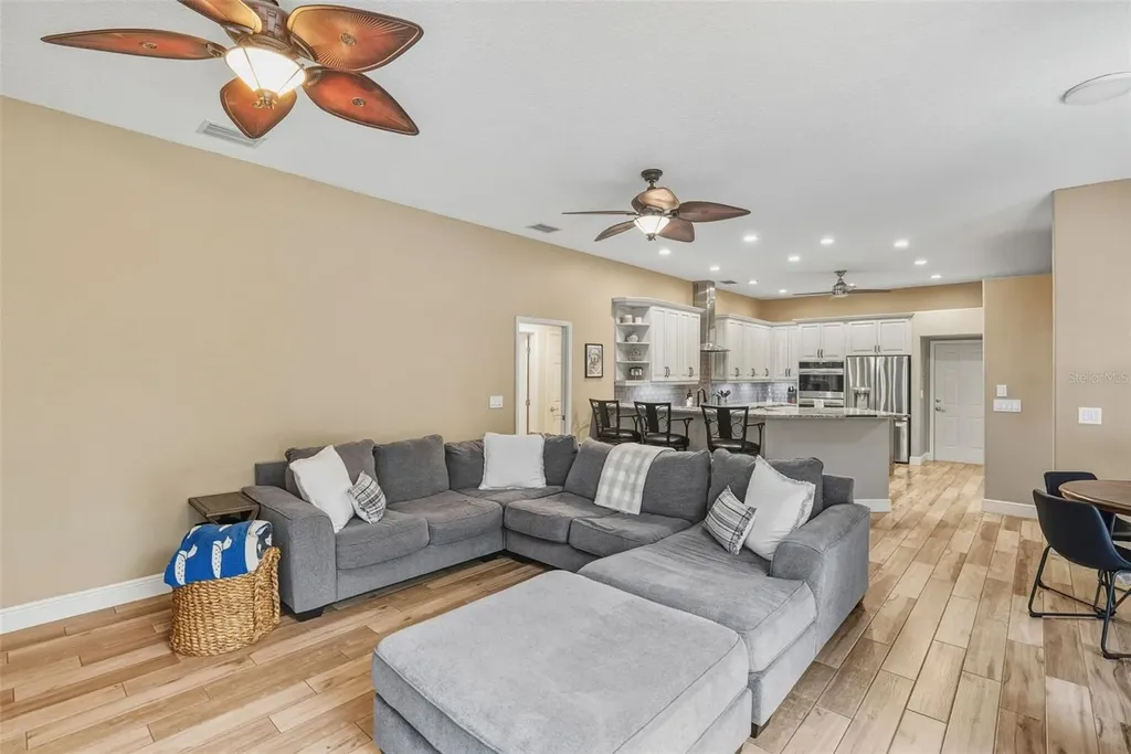 1362 E Lake Woodlands Parkway Oldsmar FL 34677