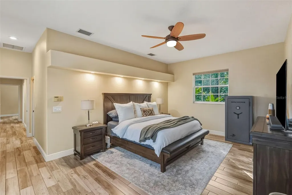 1362 E Lake Woodlands Parkway Oldsmar FL 34677