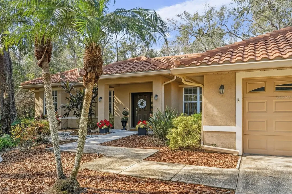 1362 E Lake Woodlands Parkway Oldsmar FL 34677