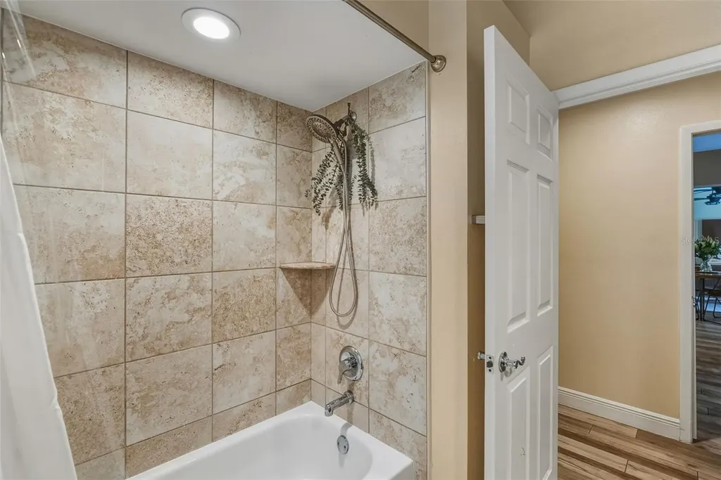 1362 E Lake Woodlands Parkway Oldsmar FL 34677