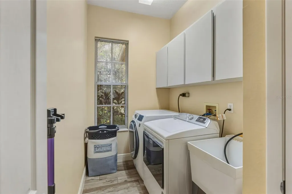 1362 E Lake Woodlands Parkway Oldsmar FL 34677