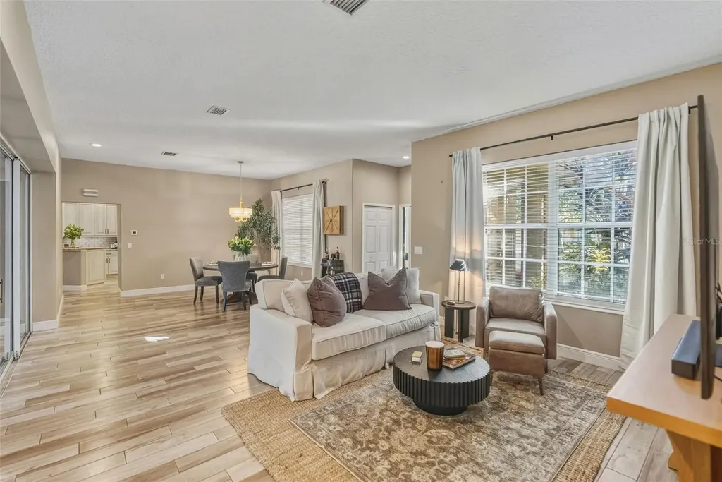 1362 E Lake Woodlands Parkway Oldsmar FL 34677