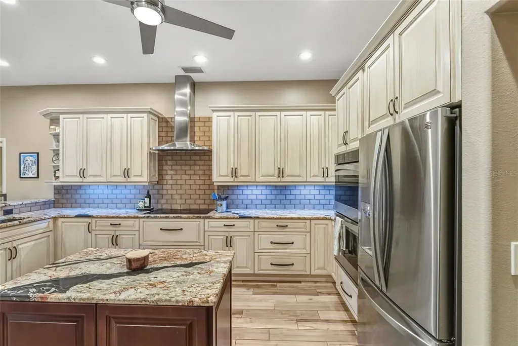 1362 E Lake Woodlands Parkway Oldsmar FL 34677