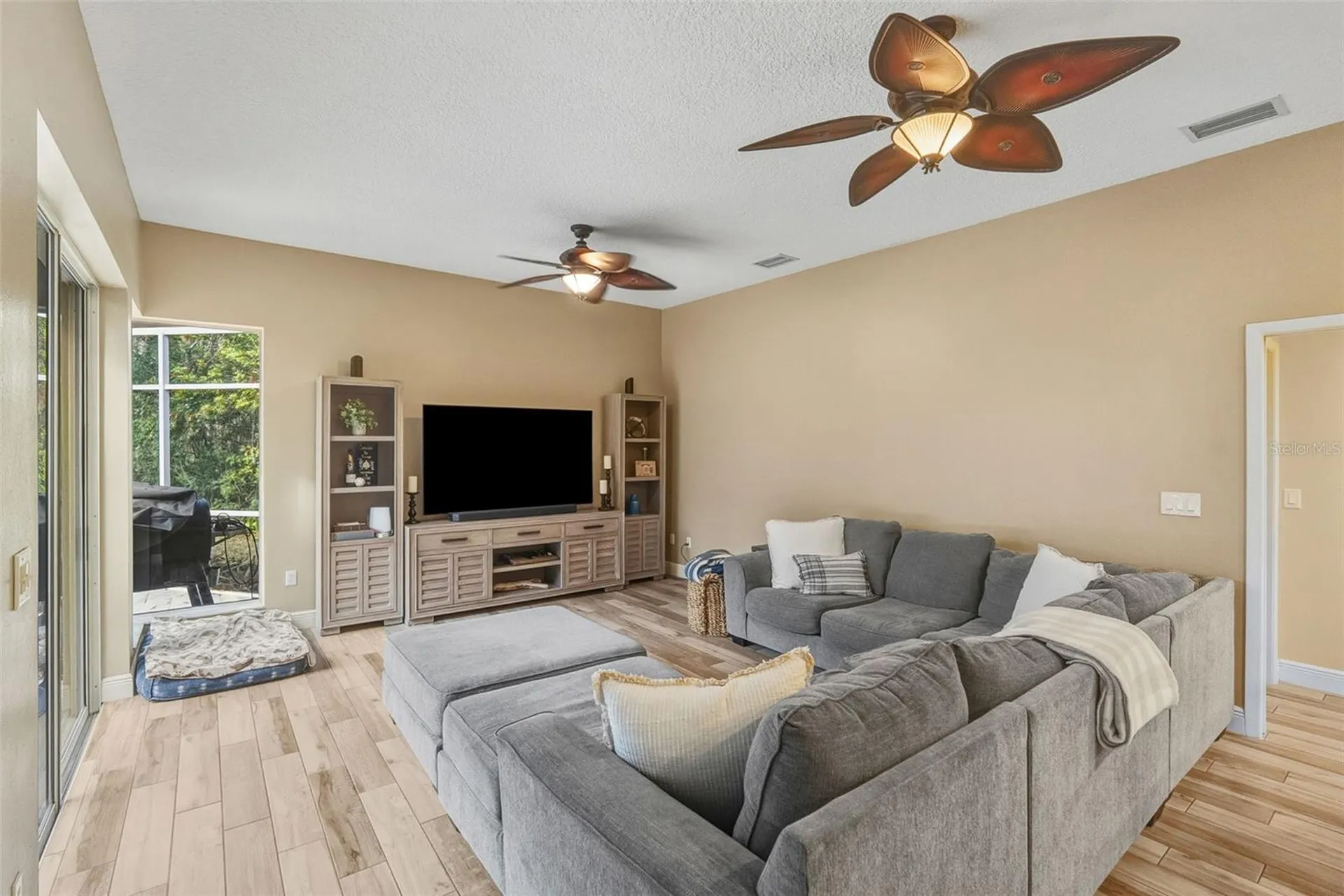 1362 E Lake Woodlands Parkway Oldsmar FL 34677