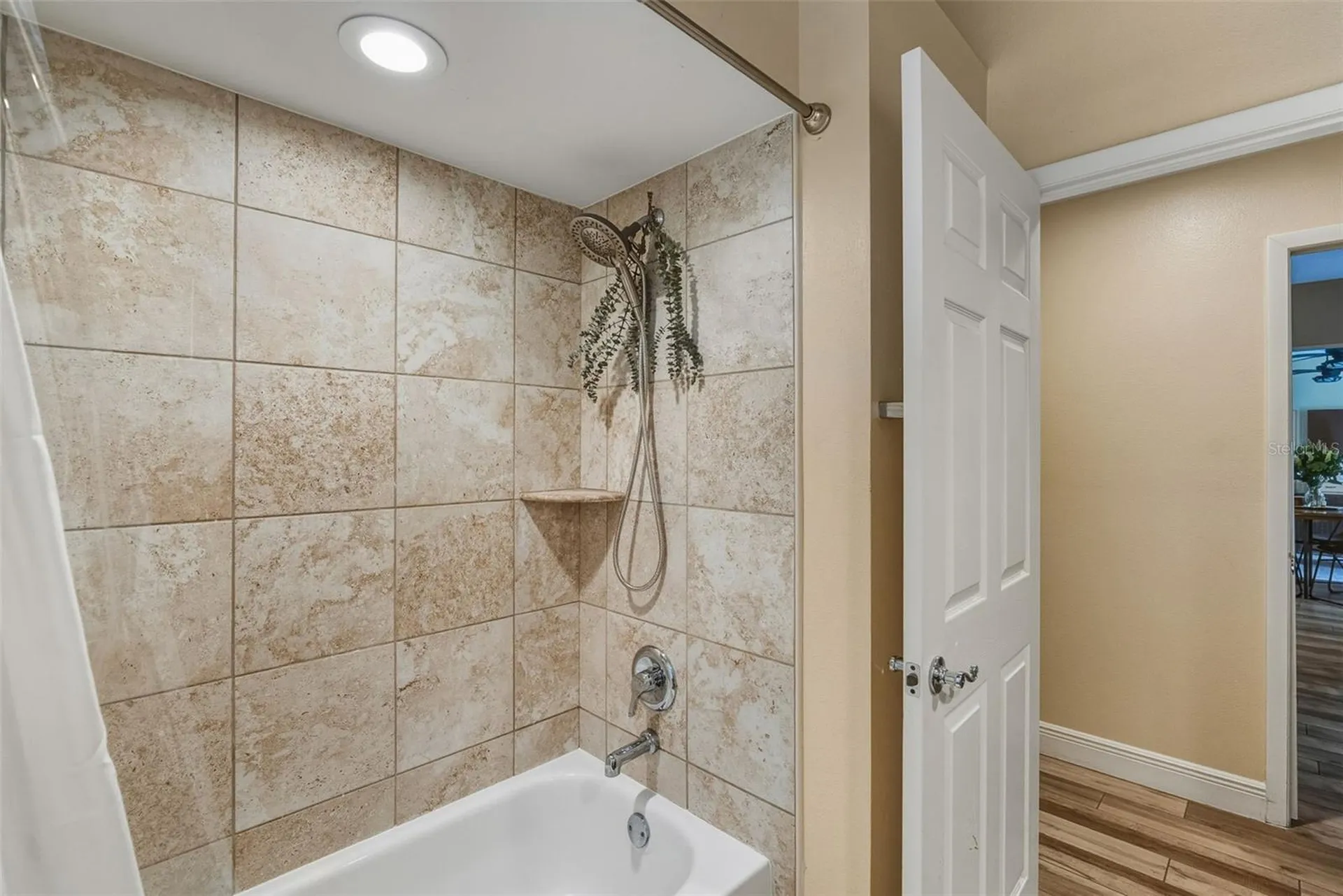 1362 E Lake Woodlands Parkway Oldsmar FL 34677