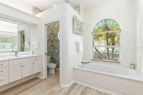 9915 Old Hyde Park Place Bradenton FL 34202