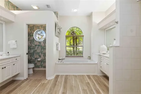 9915 Old Hyde Park Place Bradenton FL 34202