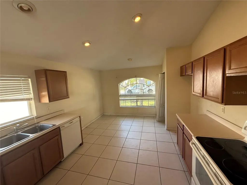 2313 Lawrence Hall Street Ruskin FL 33570