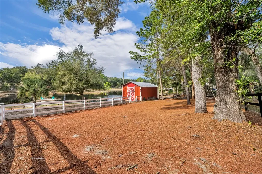 24751 SE Highway 450 Umatilla FL 32784