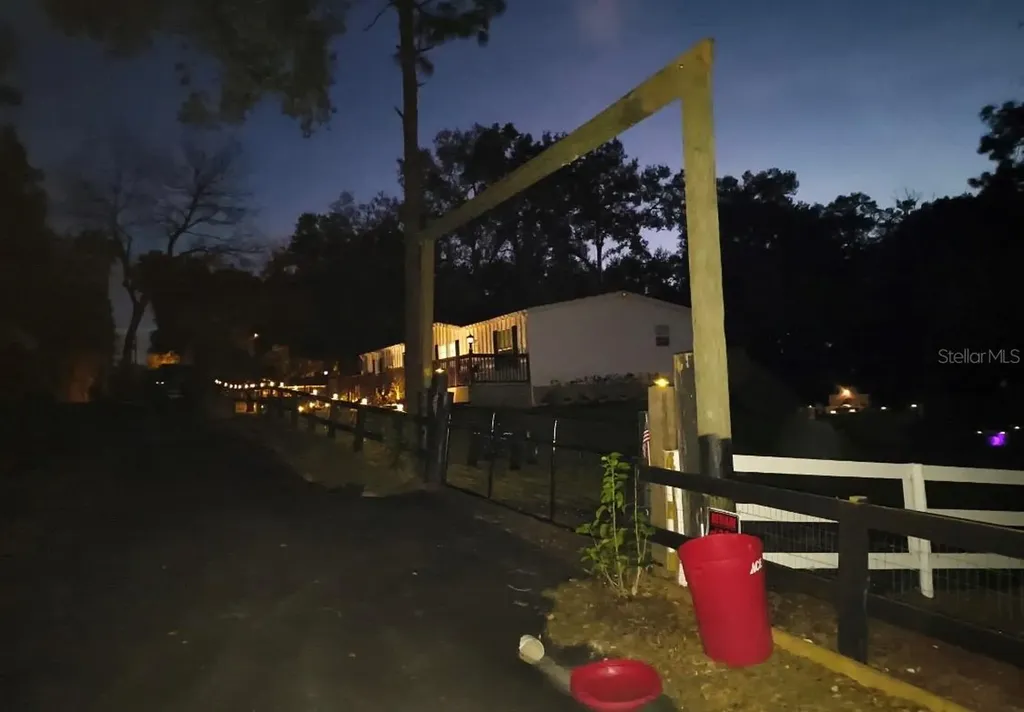 24751 SE Highway 450 Umatilla FL 32784