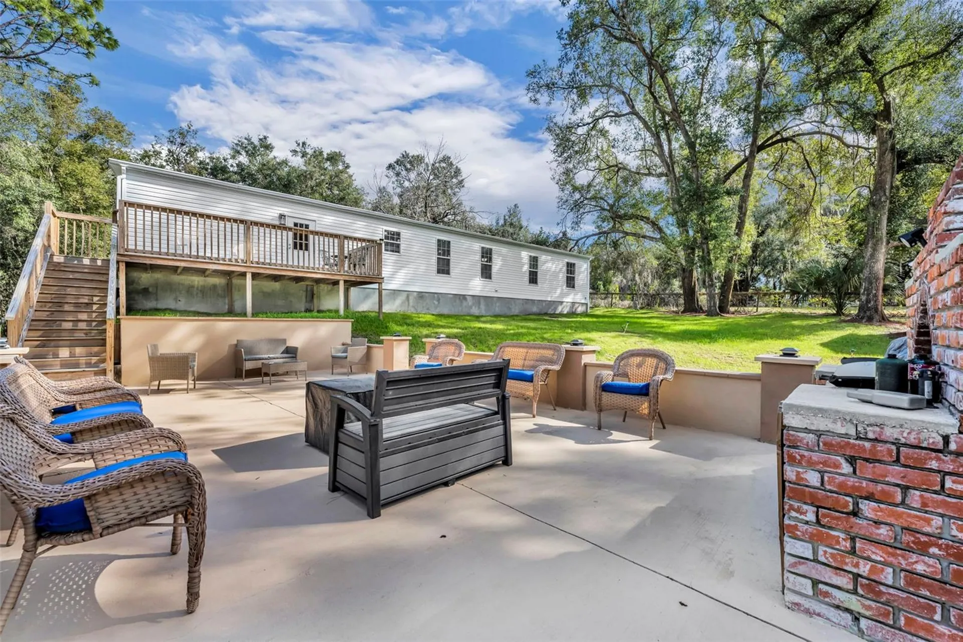 24751 SE Highway 450 Umatilla FL 32784