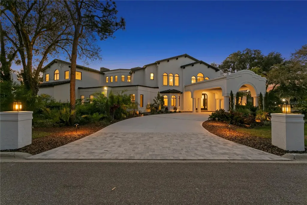 6324 W Maclaurin Drive Tampa FL 33647