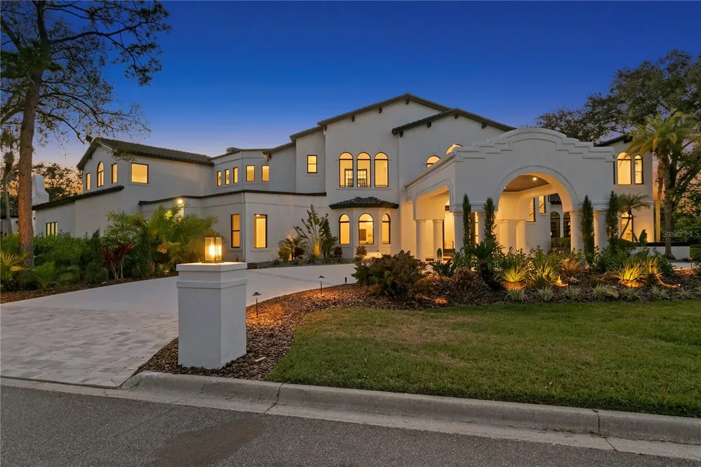 6324 W Maclaurin Drive Tampa FL 33647