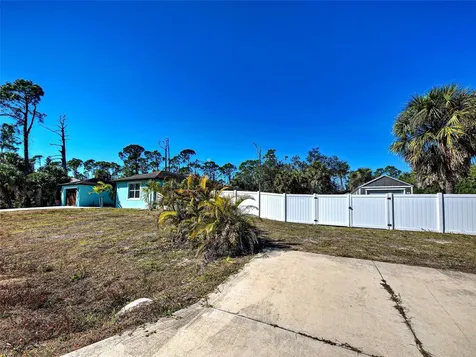 3109 Daphne Road North Port FL 34288