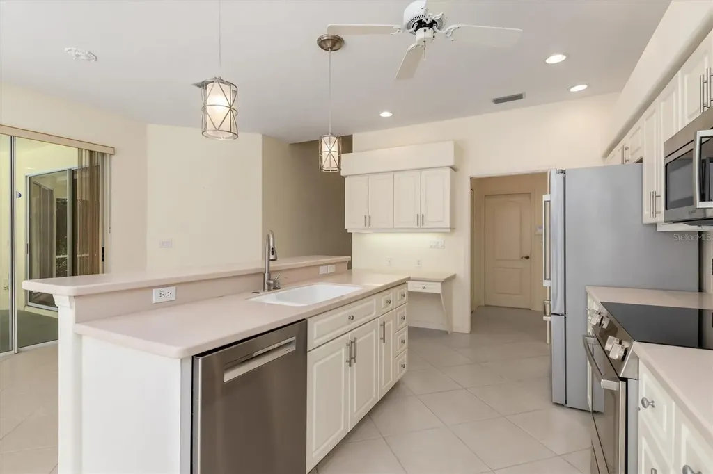 8468 Woodbriar Drive Sarasota FL 34238