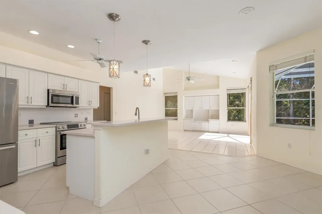 8468 Woodbriar Drive Sarasota FL 34238