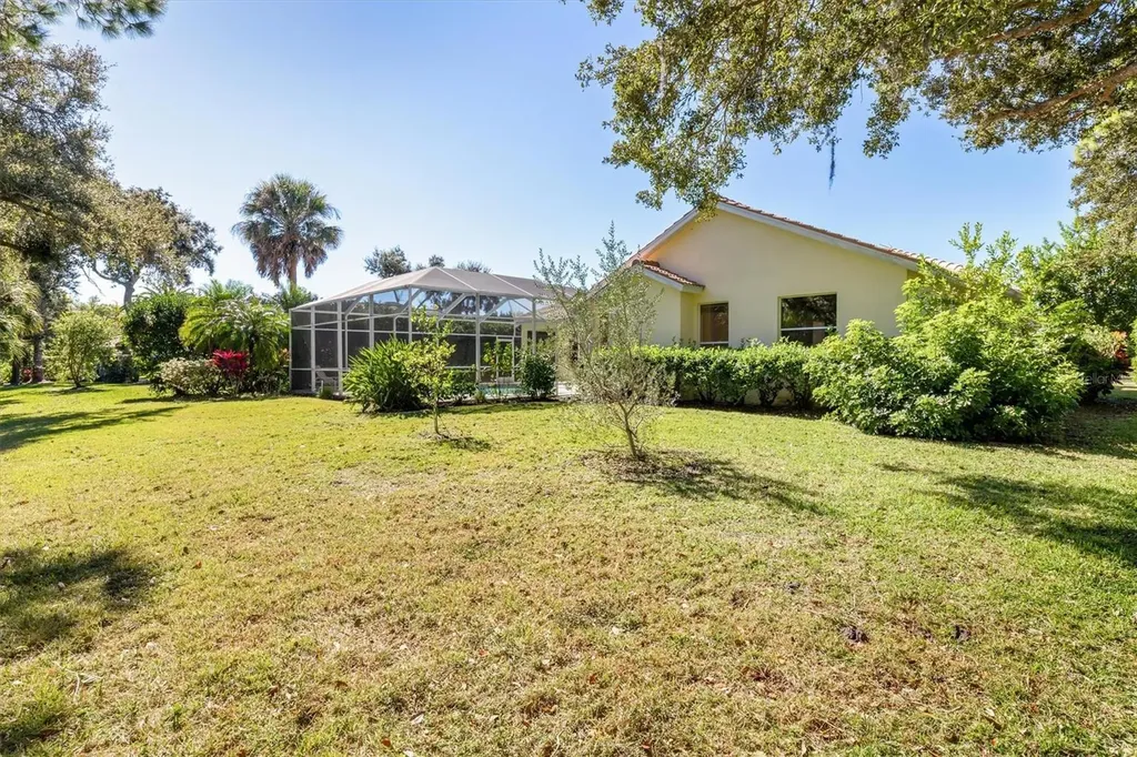 8468 Woodbriar Drive Sarasota FL 34238