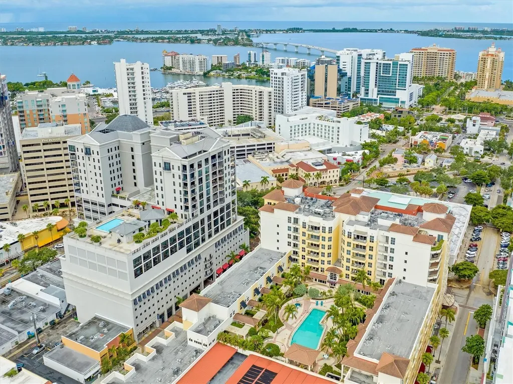 8468 Woodbriar Drive Sarasota FL 34238