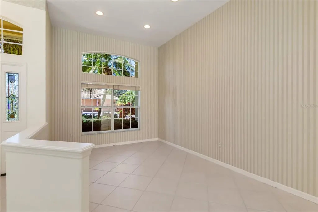 8468 Woodbriar Drive Sarasota FL 34238