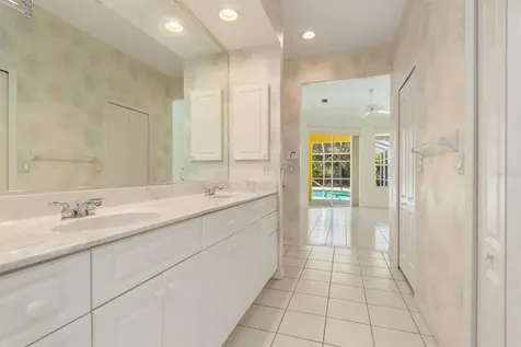 8468 Woodbriar Drive Sarasota FL 34238