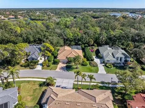 8468 Woodbriar Drive Sarasota FL 34238