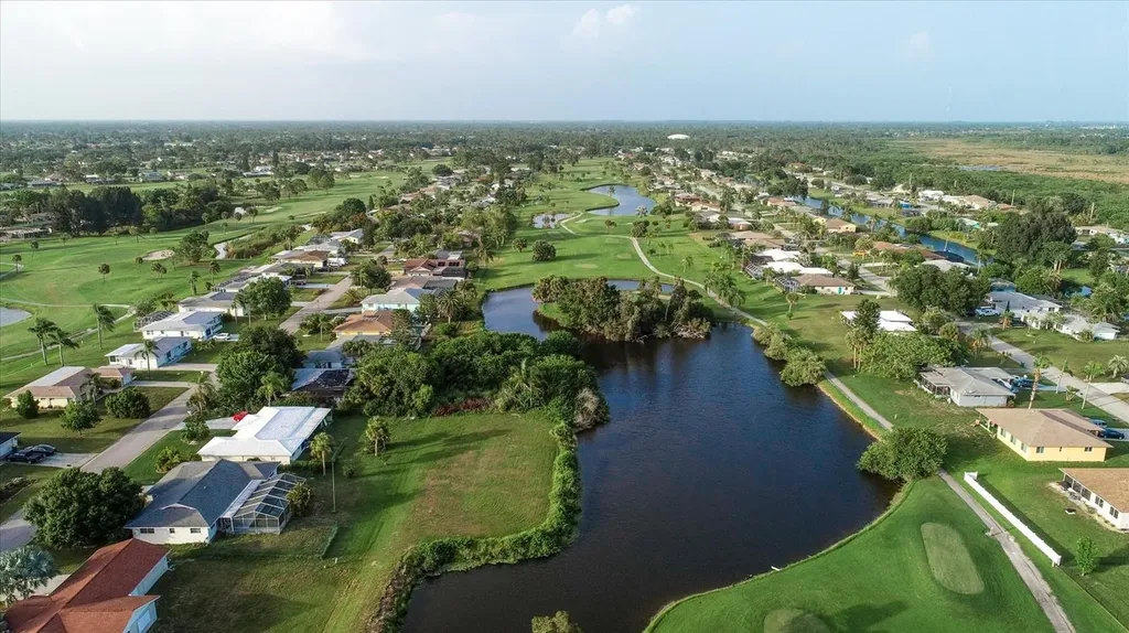 42 Pine Valley Place Rotonda West FL 33947