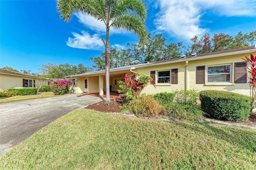 390 301 Boulevard W Bradenton FL 34205
