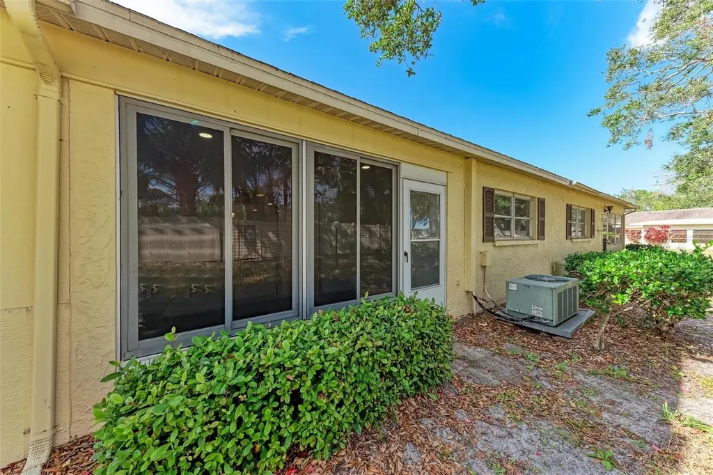 390 301 Boulevard W Bradenton FL 34205