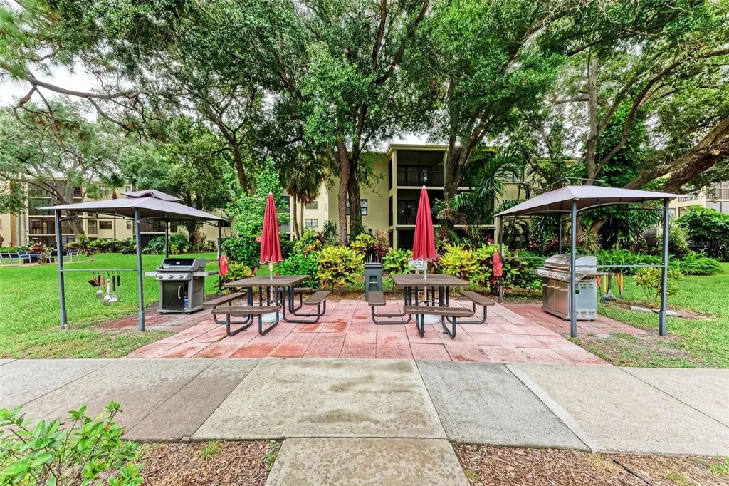 390 301 Boulevard W Bradenton FL 34205