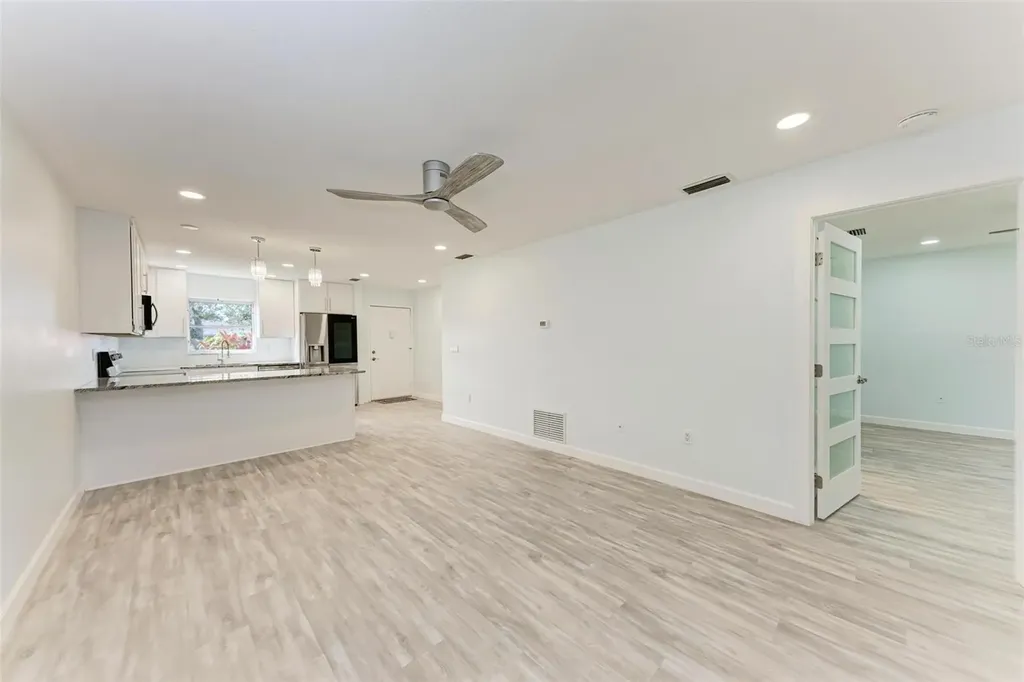 390 301 Boulevard W Bradenton FL 34205