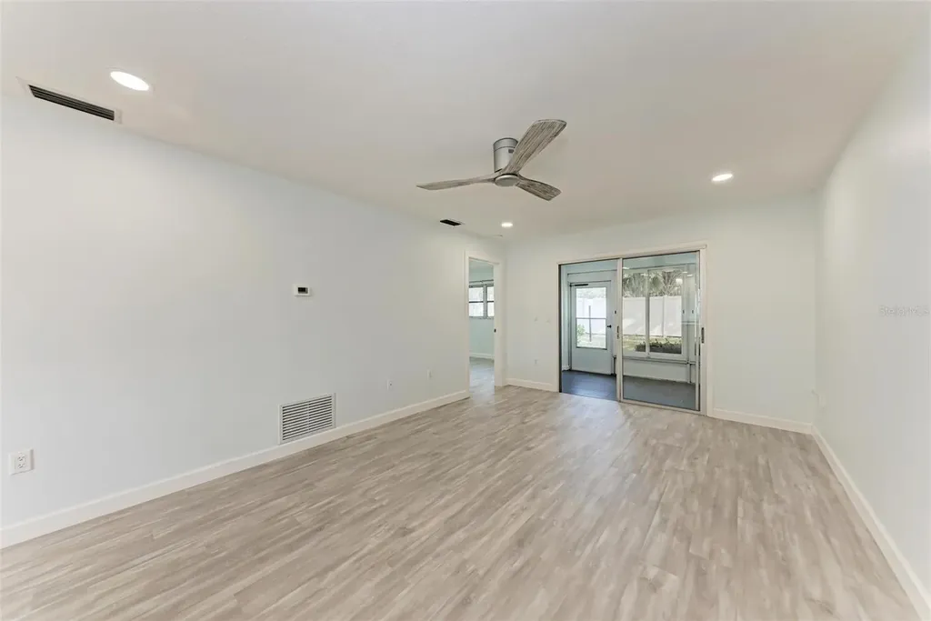 390 301 Boulevard W Bradenton FL 34205
