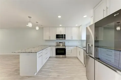 390 301 Boulevard W Bradenton FL 34205