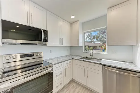 390 301 Boulevard W Bradenton FL 34205