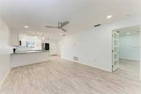 390 301 Boulevard W Bradenton FL 34205