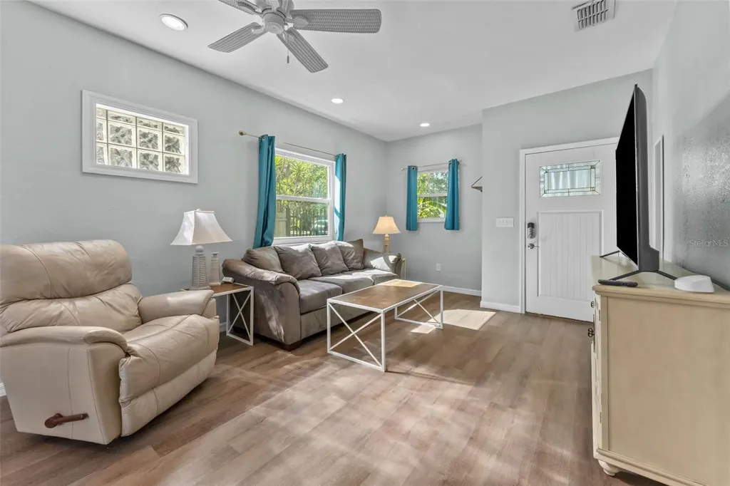 7425 Seagull Way Tampa FL 33635