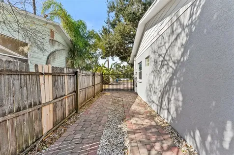 7425 Seagull Way Tampa FL 33635