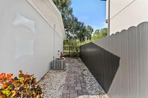 7425 Seagull Way Tampa FL 33635