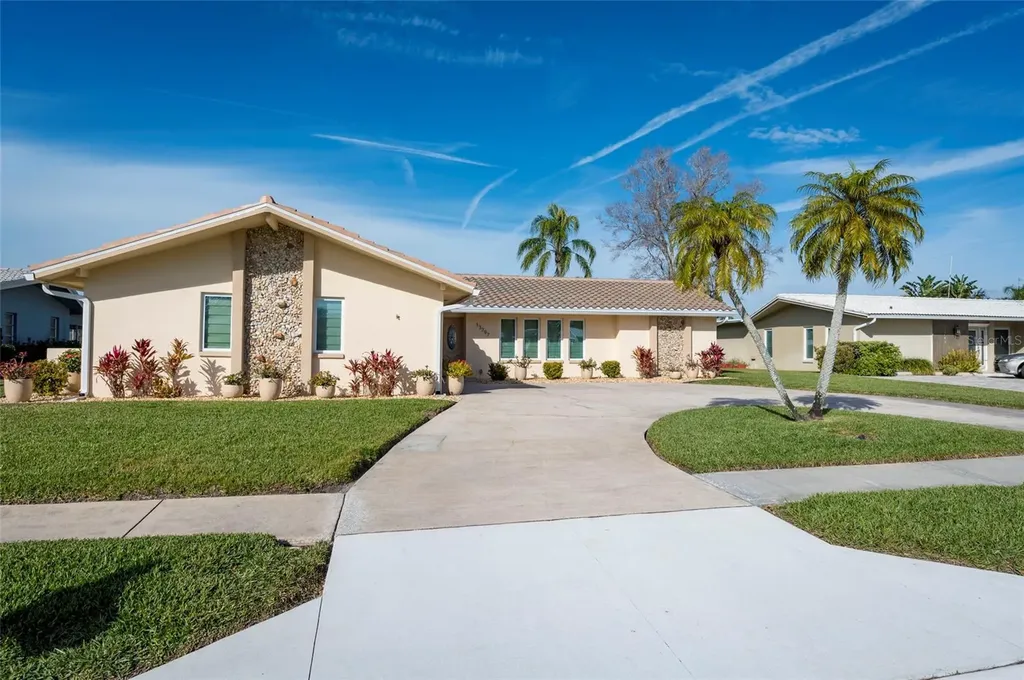 13797 Pinecrest Drive Largo FL 33774