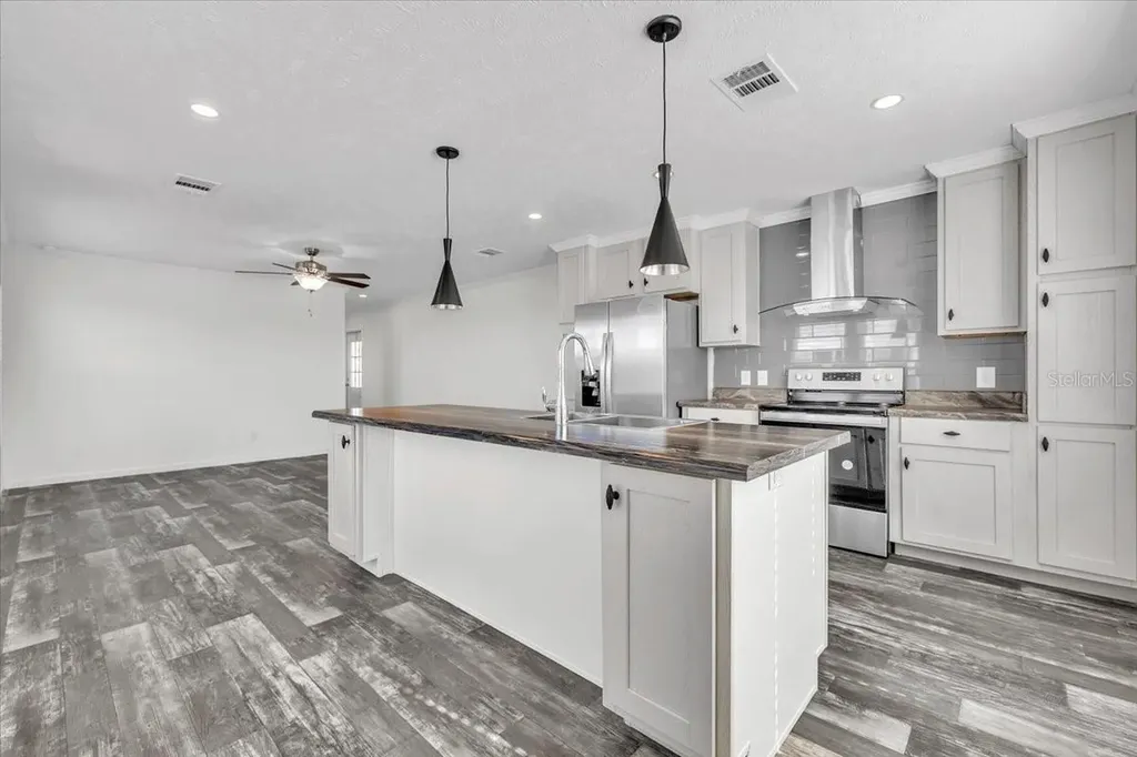 3162 Mercury Lane North Fort Myers FL 33903