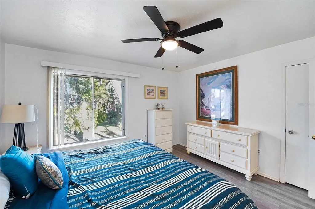3765 41st Street S St Petersburg FL 33711